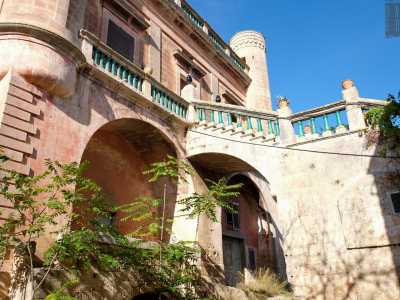 Ritorniamo ora al punto di partenza per accedere all�interno di Villa Gattini